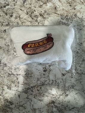 Parke hot dog claw clip with pouch